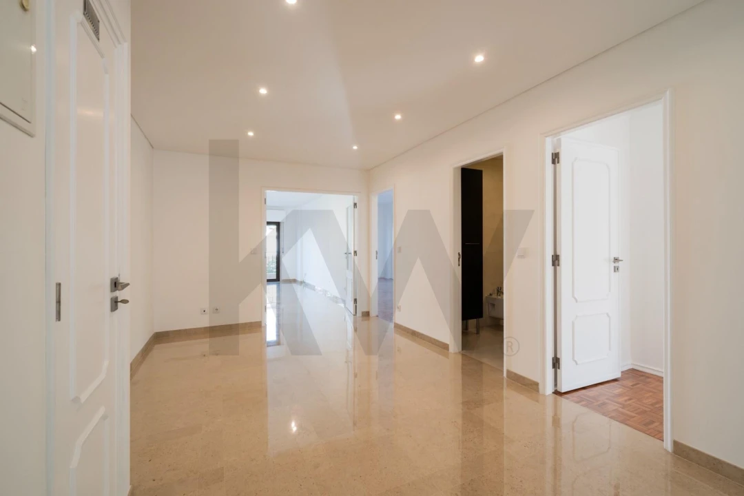 Apartamento T3 para Arrendamento em Algés, Linda-A-Velha e Cruz Quebrada-Dafundo Foto 17