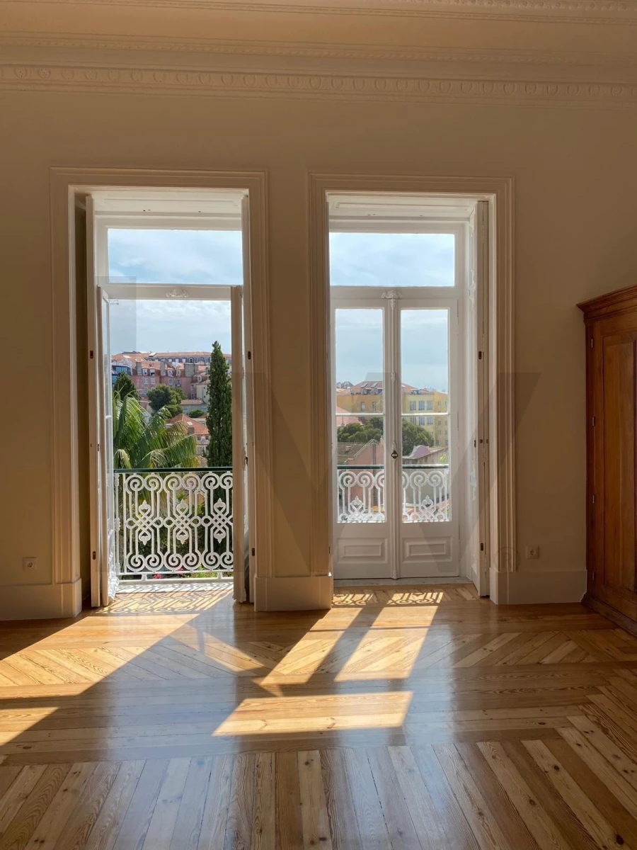 Apartamento T5 para Venda em Misericórdia Foto 7