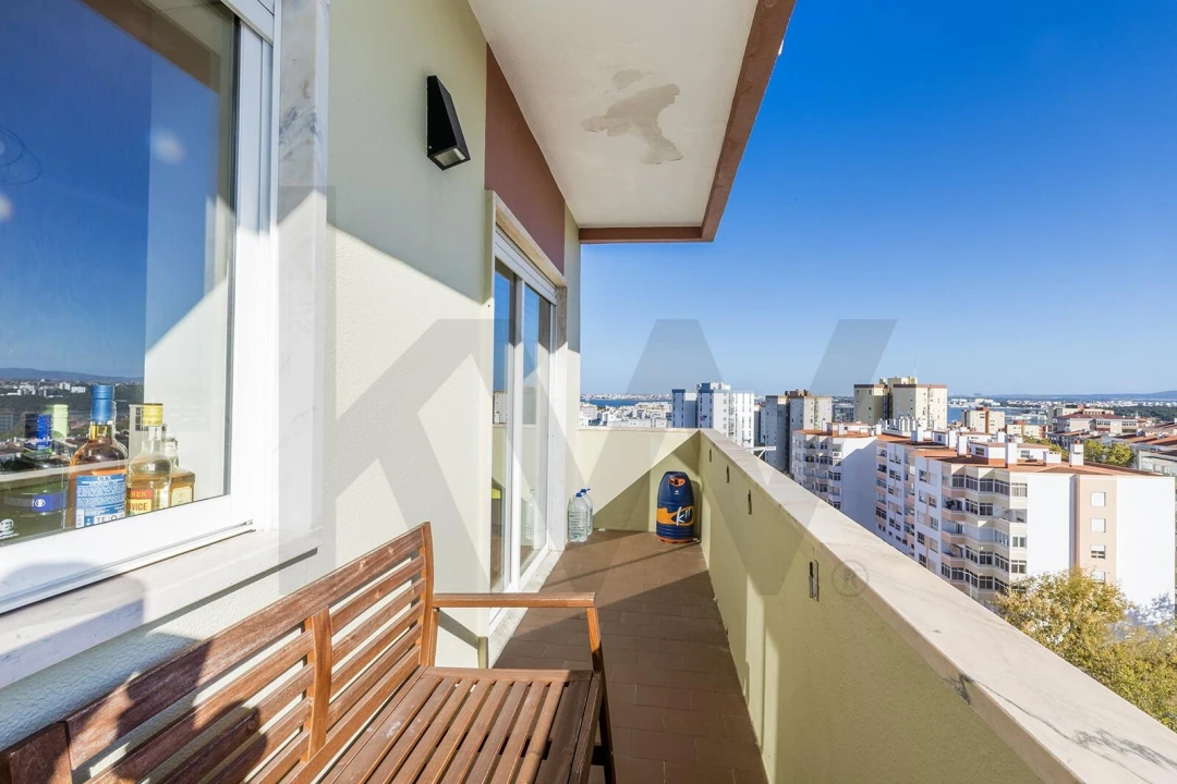 Apartamento T3 para Venda em Almada, Cova da Piedade, Pragal e Cacilhas Foto 25