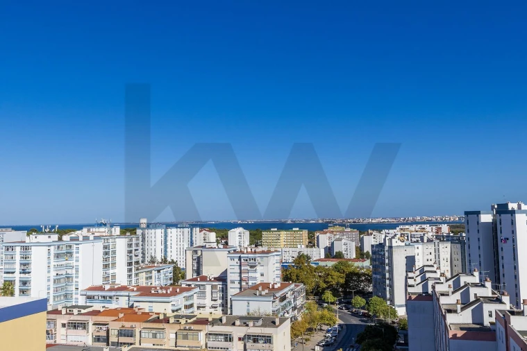 Apartamento T3 para Venda em Almada, Cova da Piedade, Pragal e Cacilhas Foto 31