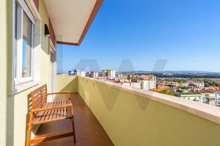 Apartamento T3 para Venda em Almada, Cova da Piedade, Pragal e Cacilhas Foto 24