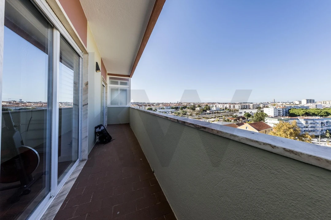 Apartamento T3 para Venda em Almada, Cova da Piedade, Pragal e Cacilhas Foto 32