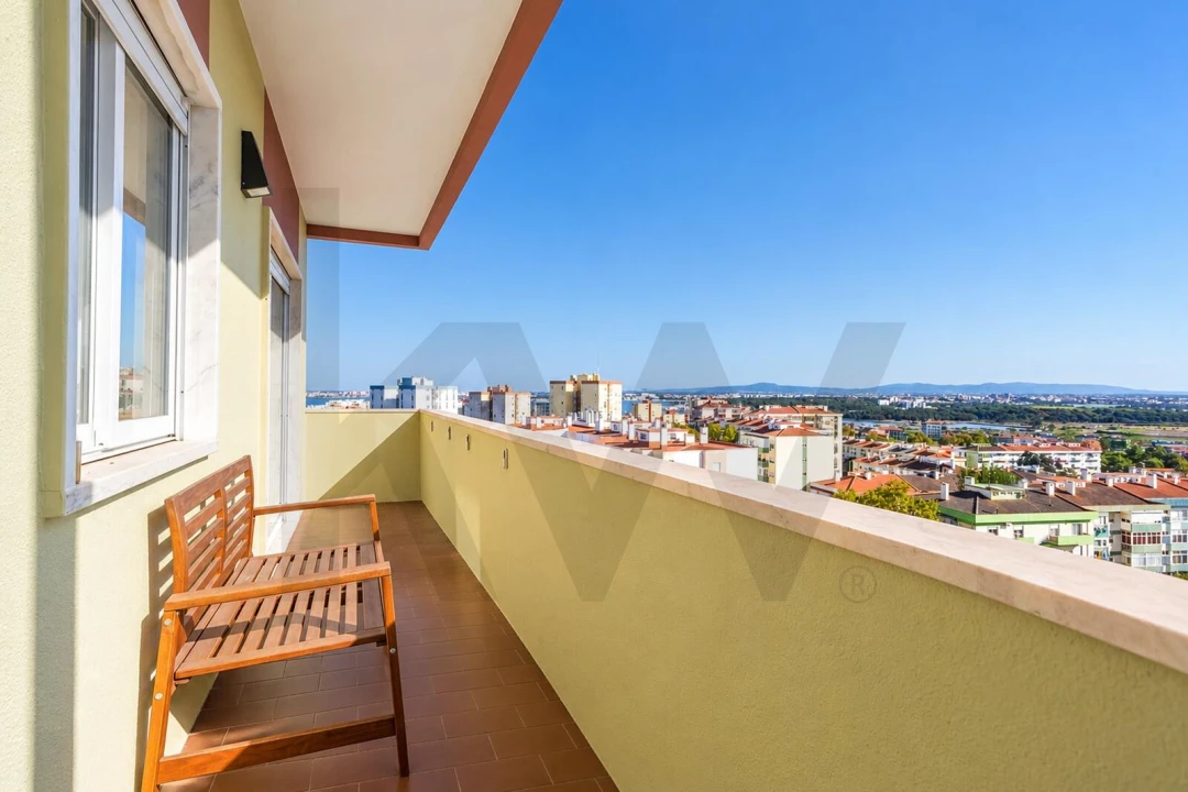 Apartamento T3 para Venda em Almada, Cova da Piedade, Pragal e Cacilhas Foto 24