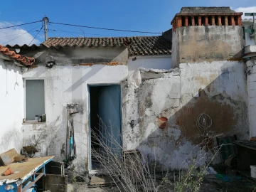 Moradia T2 para Venda em São Miguel do Rio Torto e Rossio Ao Sul do Tejo