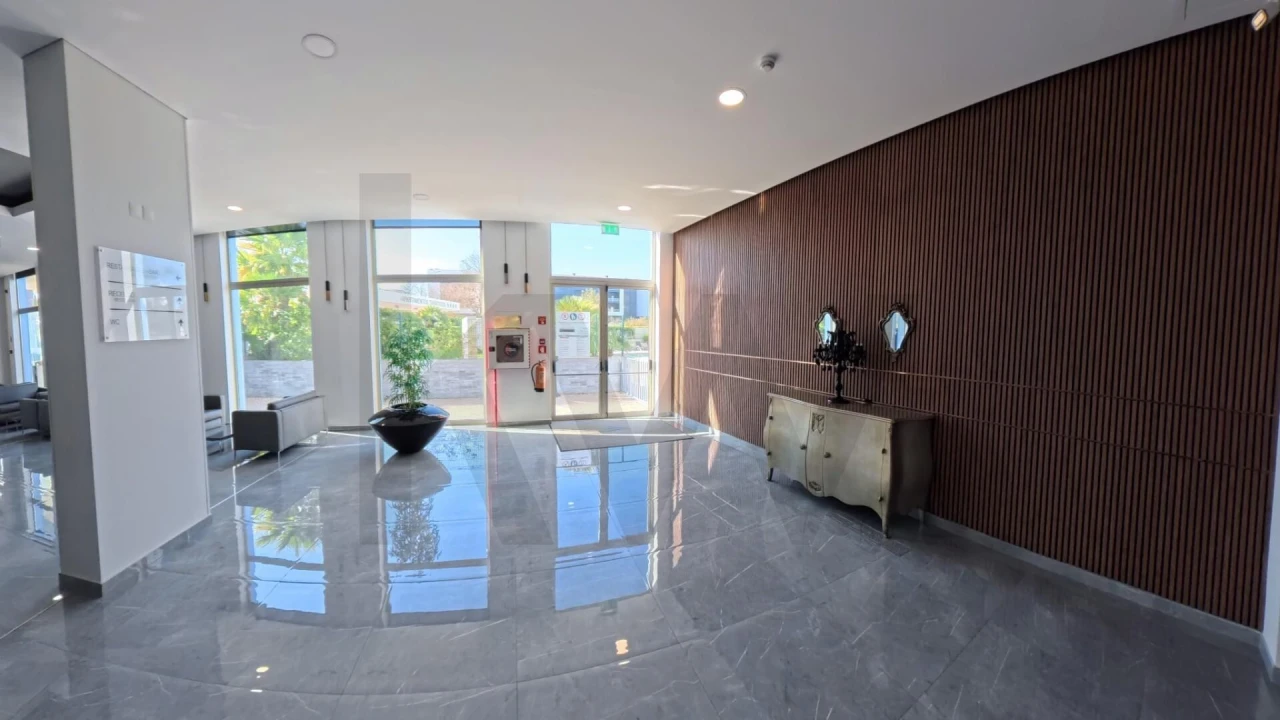 Apartamento T1 para Venda em Portimão Foto 5