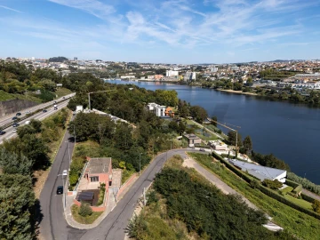 Moradia T4 para Venda em Oliveira do Douro