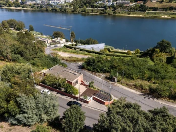 Moradia T4 para Venda em Oliveira do Douro