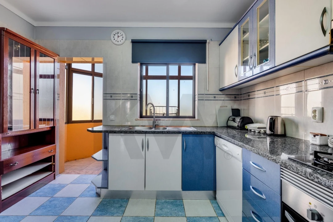 Apartamento T2 para Venda em Portimão Foto 11