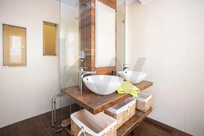 Apartamento T2 para Venda em Carcavelos e Parede