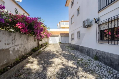 Apartamento T2 para Venda em Carcavelos e Parede