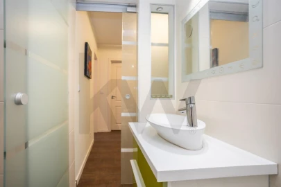 Apartamento T2 para Venda em Carcavelos e Parede