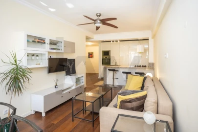 Apartamento T2 para Venda em Carcavelos e Parede