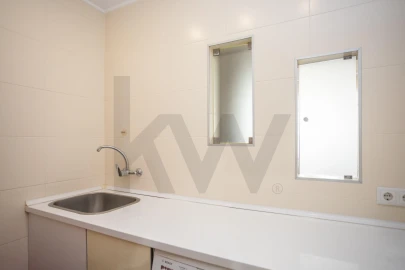 Apartamento T2 para Venda em Carcavelos e Parede