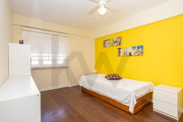 Apartamento T2 para Venda em Carcavelos e Parede Foto 19
