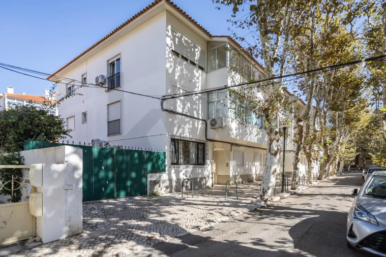 Apartamento T2 para Venda em Carcavelos e Parede Foto 25