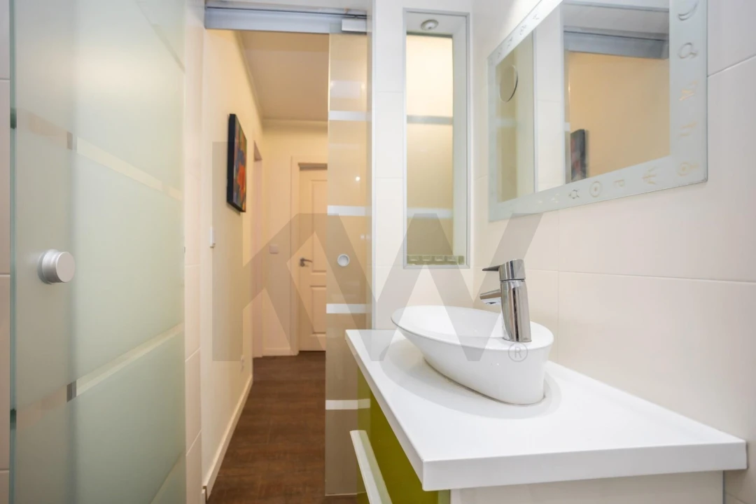 Apartamento T2 para Venda em Carcavelos e Parede Foto 14