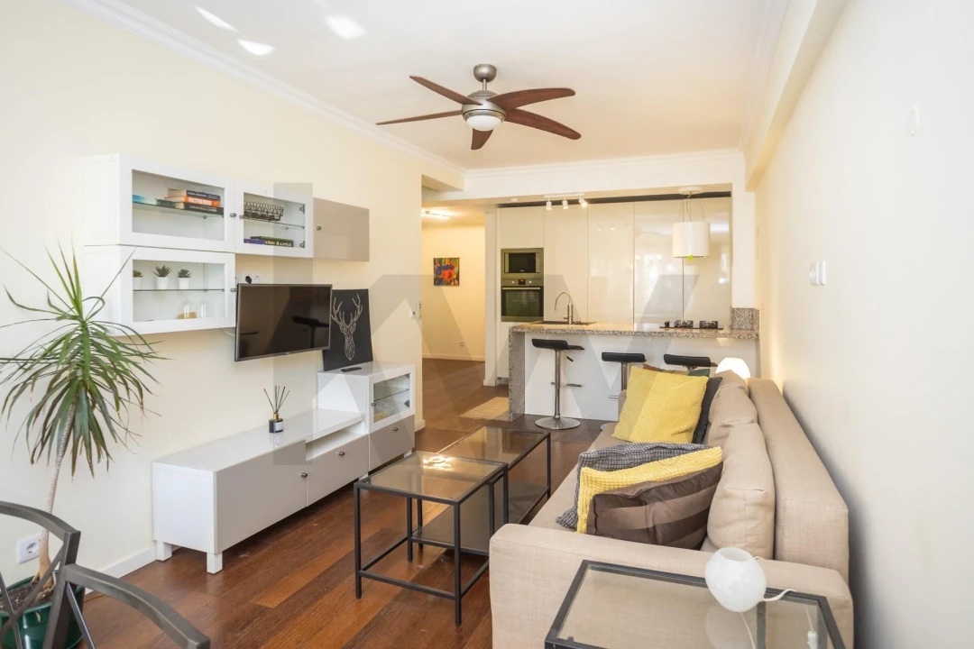 Apartamento T2 para Venda em Carcavelos e Parede Foto 2