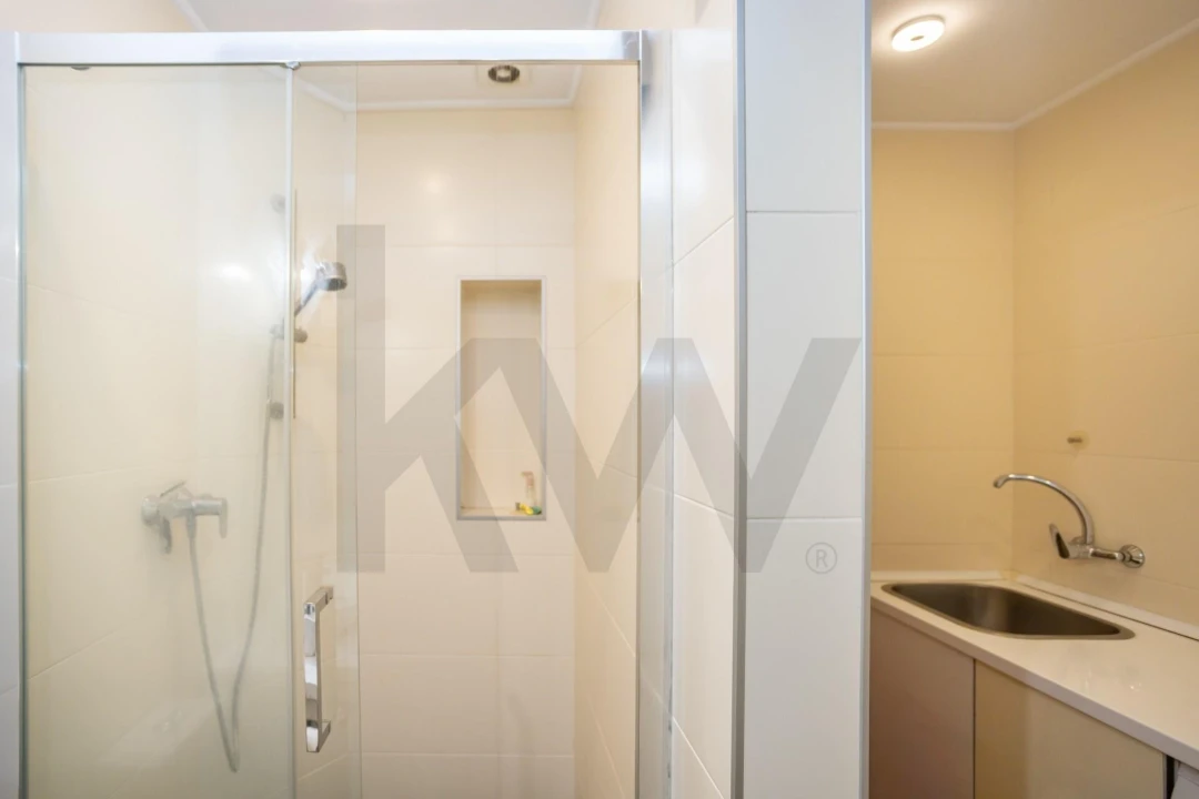Apartamento T2 para Venda em Carcavelos e Parede Foto 12