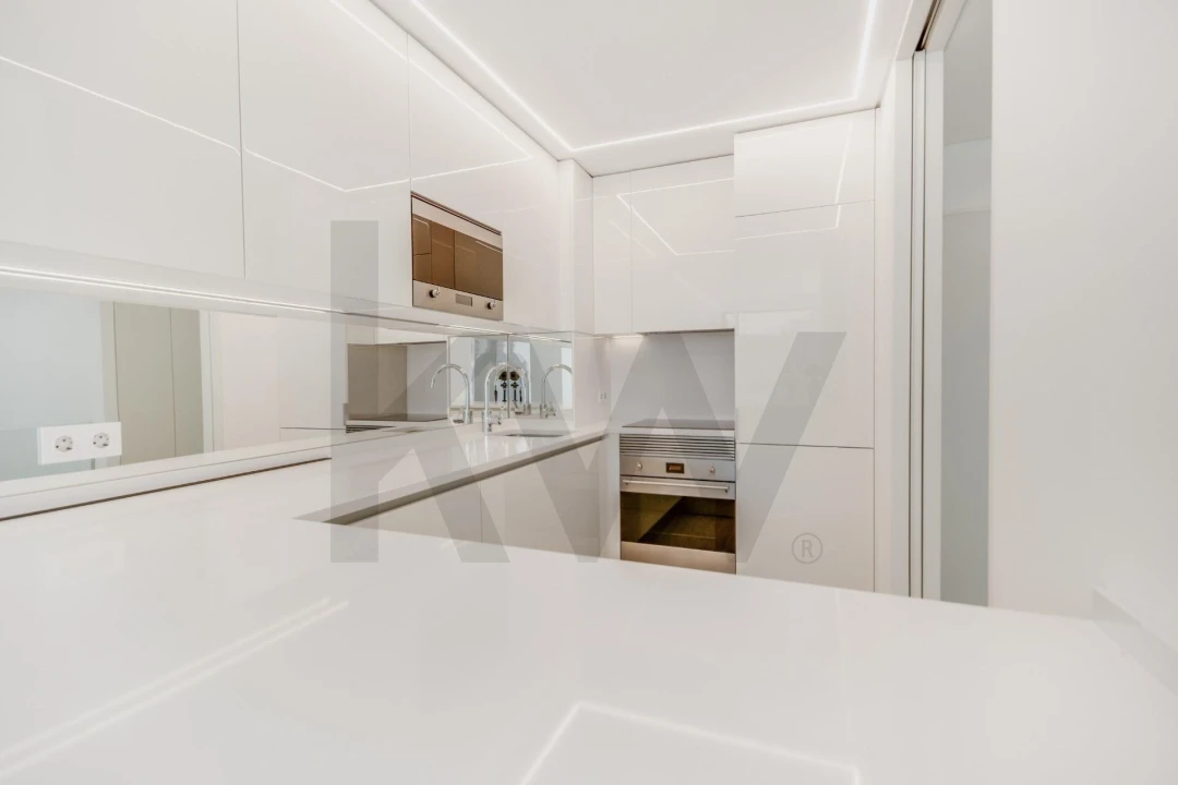 Apartamento T1 para Arrendamento em Santo António Foto 5