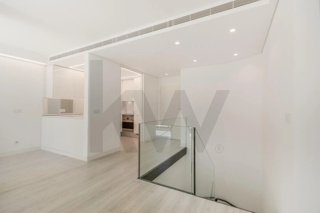 Apartamento T1 para Arrendamento em Santo António Foto 3