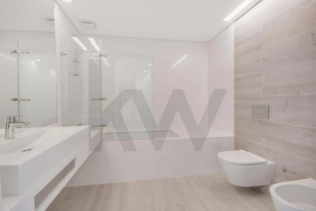 Apartamento T1 para Arrendamento em Santo António Foto 20