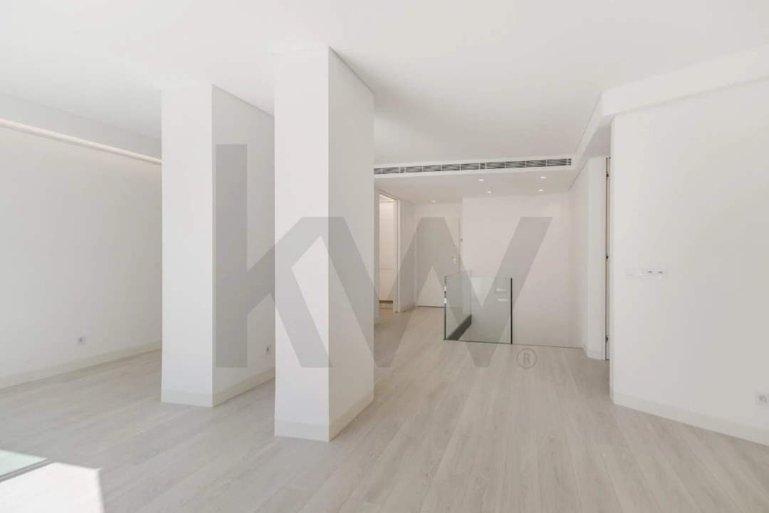 Apartamento T1 para Arrendamento em Santo António Foto 9