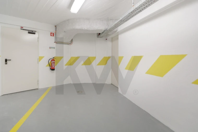 Apartamento T1 para Arrendamento em Santo António Foto 30