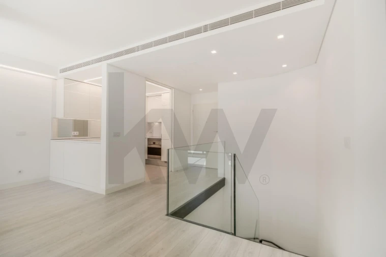 Apartamento T1 para Arrendamento em Santo António Foto 3