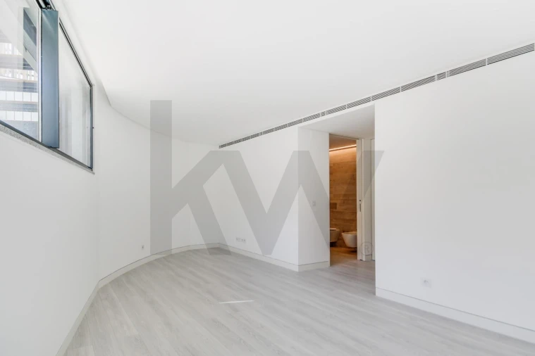 Apartamento T1 para Arrendamento em Santo António Foto 19