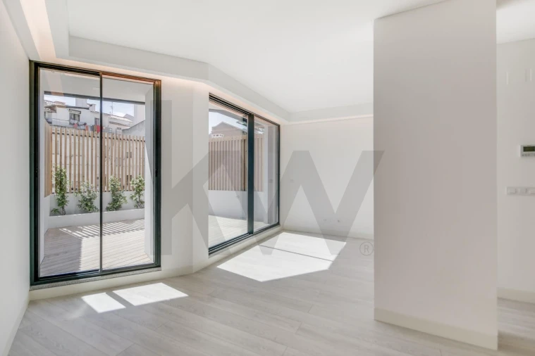 Apartamento T1 para Arrendamento em Santo António Foto 8