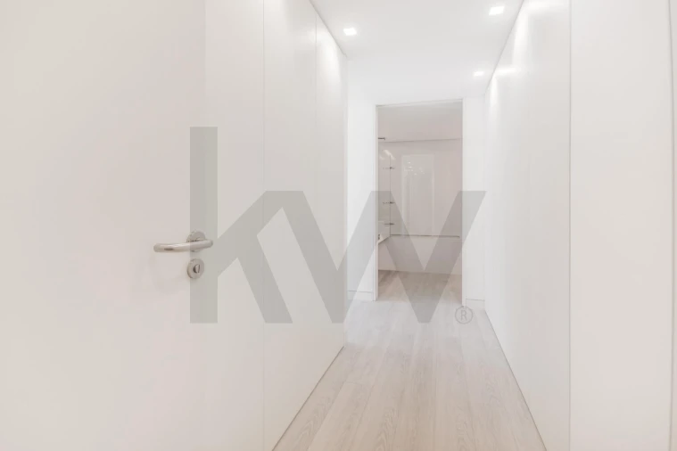 Apartamento T1 para Arrendamento em Santo António Foto 15