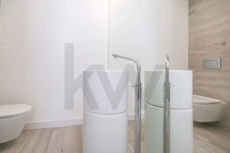 Apartamento T1 para Arrendamento em Santo António Foto 13