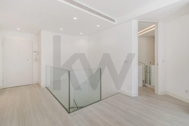 Apartamento T1 para Arrendamento em Santo António Foto 2