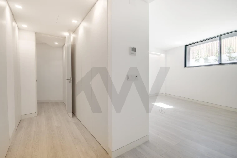 Apartamento T1 para Arrendamento em Santo António Foto 16