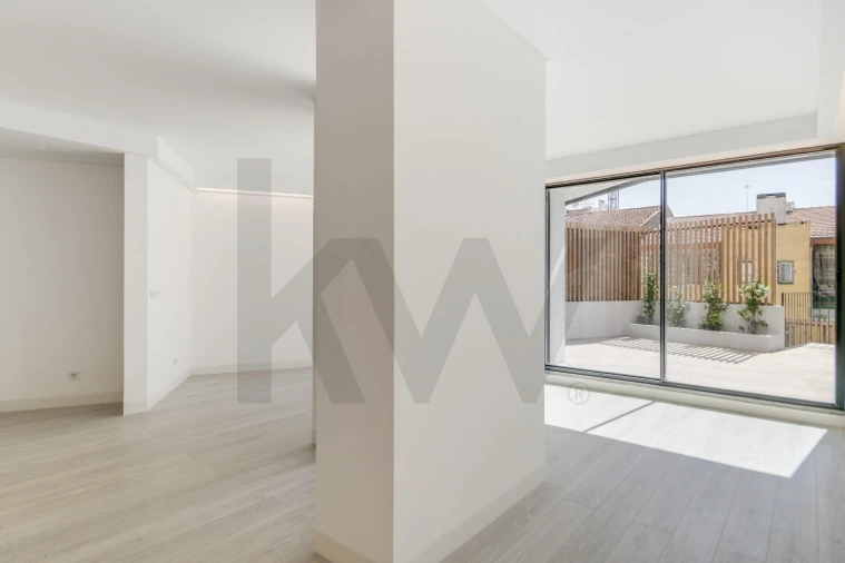Apartamento T1 para Arrendamento em Santo António Foto 7
