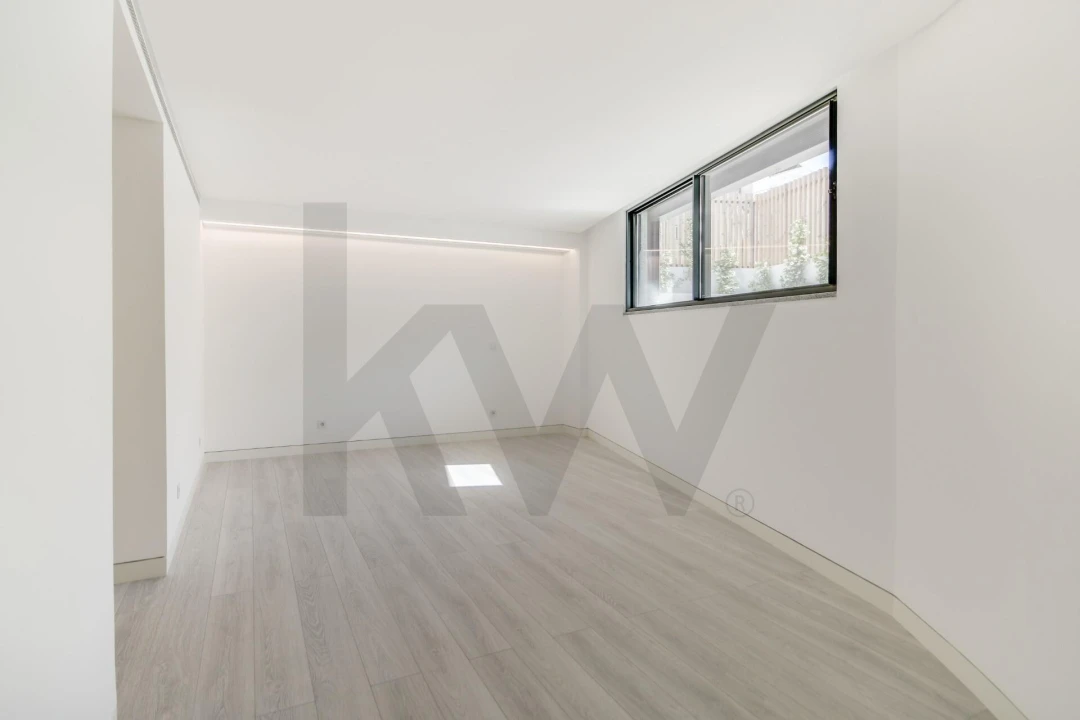 Apartamento T1 para Arrendamento em Santo António Foto 17