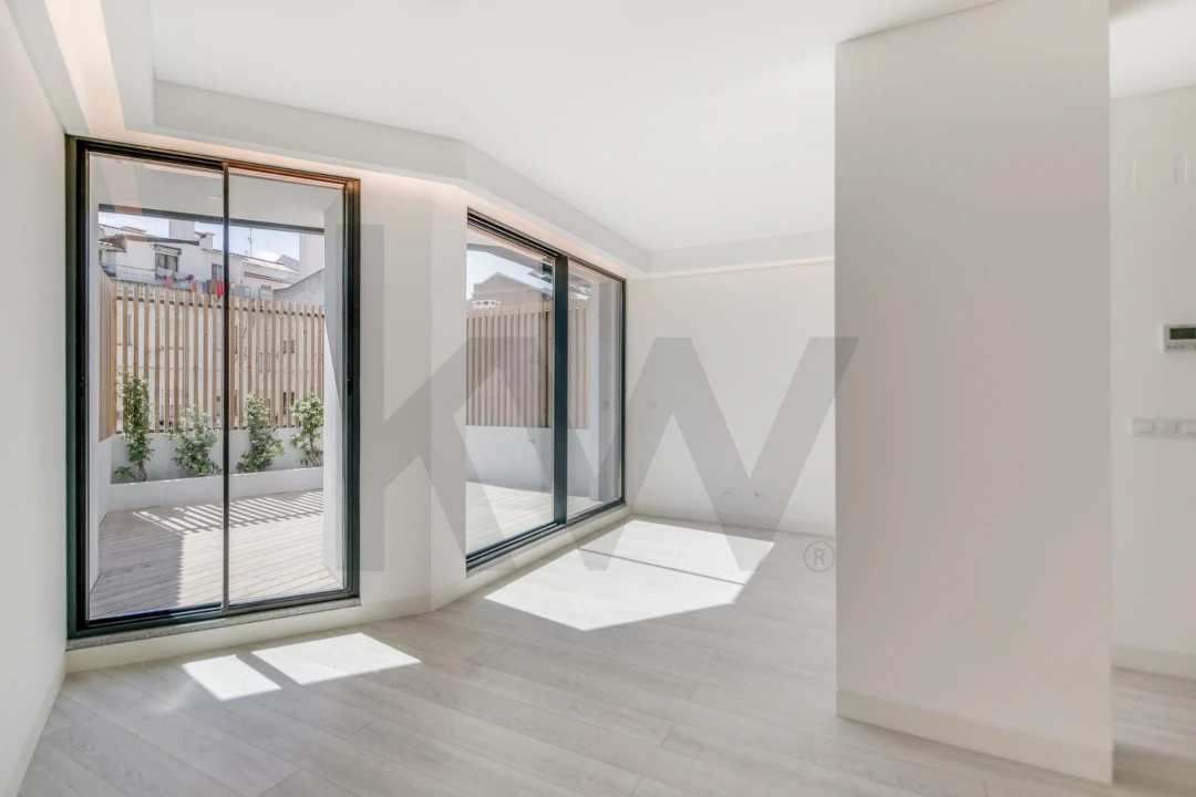 Apartamento T1 para Arrendamento em Santo António Foto 8