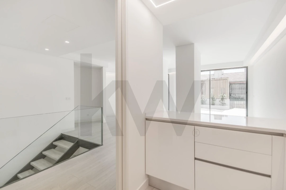Apartamento T1 para Arrendamento em Santo António Foto 6