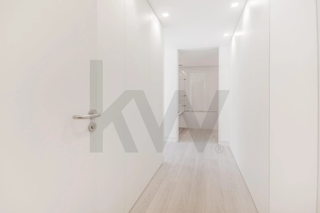 Apartamento T1 para Arrendamento em Santo António Foto 15