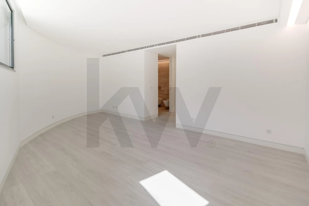 Apartamento T1 para Arrendamento em Santo António Foto 18