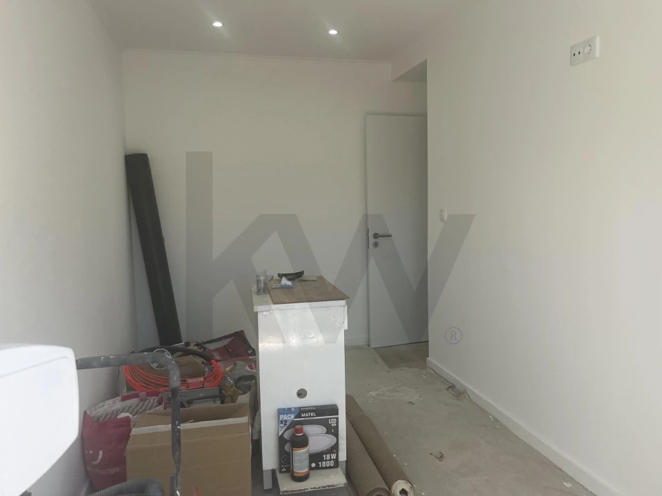 Apartamento T2 para Venda em Venteira Foto 3