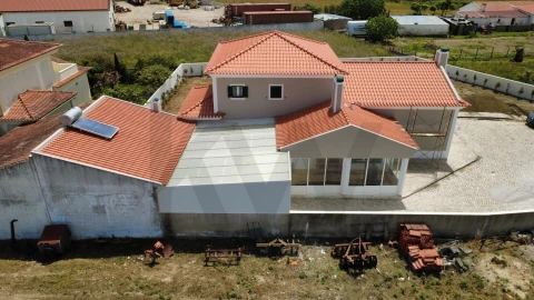Moradia T5 para Venda em São João das Lampas e Terrugem