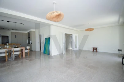 Moradia T5 para Venda em São João das Lampas e Terrugem