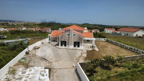 Moradia T5 para Venda em São João das Lampas e Terrugem