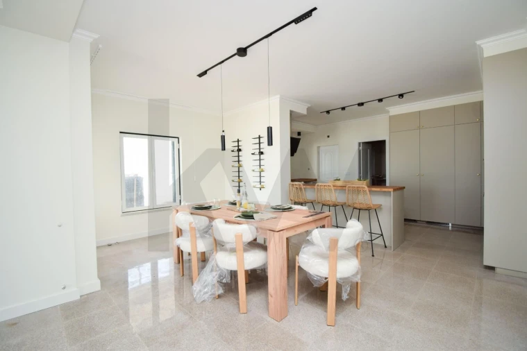Moradia T5 para Venda em São João das Lampas e Terrugem Foto 4