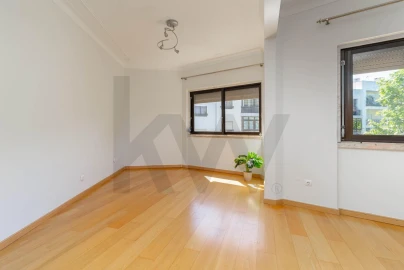 Apartamento T3 para Arrendamento em Almada, Cova da Piedade, Pragal e Cacilhas