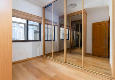 Apartamento T3 para Arrendamento em Almada, Cova da Piedade, Pragal e Cacilhas