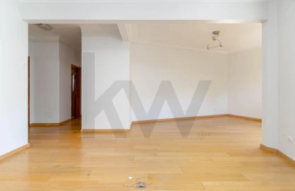 Apartamento T3 para Arrendamento em Almada, Cova da Piedade, Pragal e Cacilhas