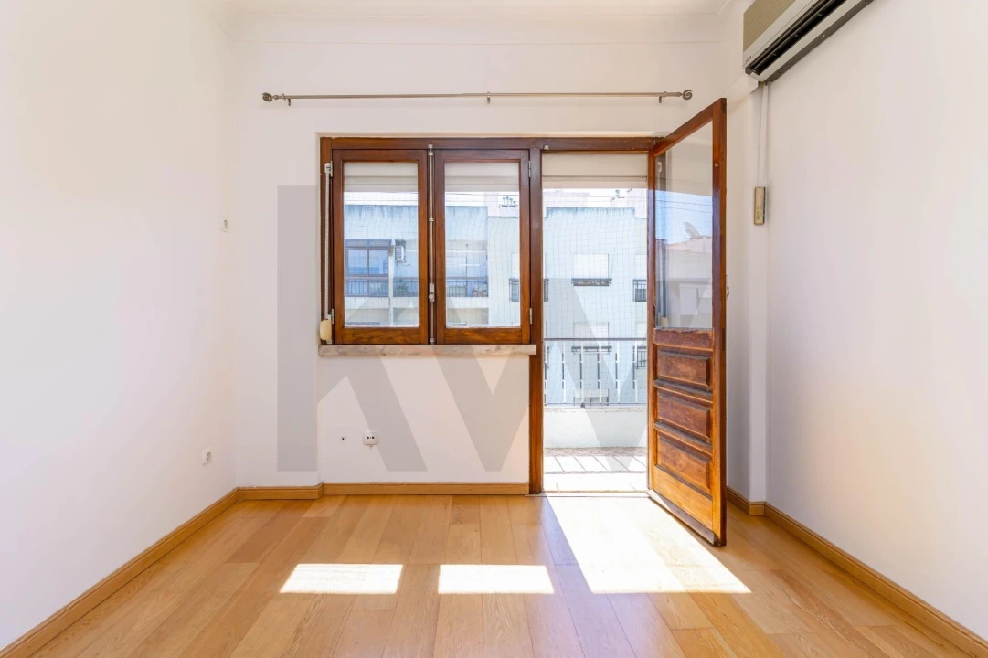 Apartamento T3 para Arrendamento em Almada, Cova da Piedade, Pragal e Cacilhas Foto 6