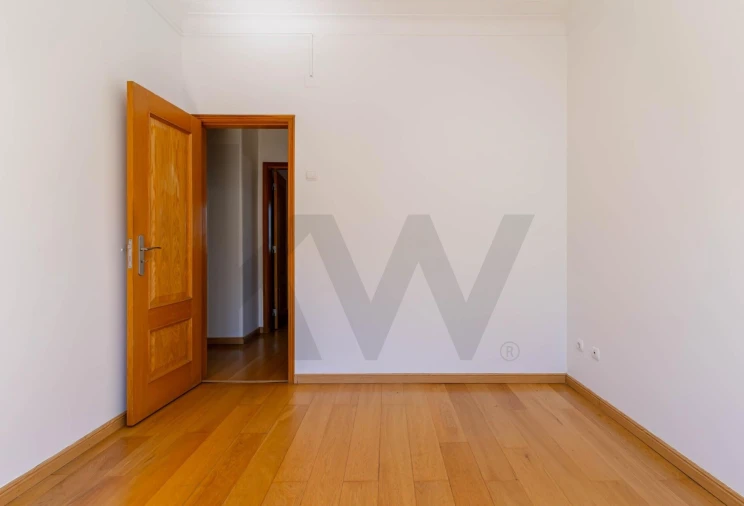 Apartamento T3 para Arrendamento em Almada, Cova da Piedade, Pragal e Cacilhas Foto 7